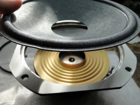 Remembranage JBL LE8T